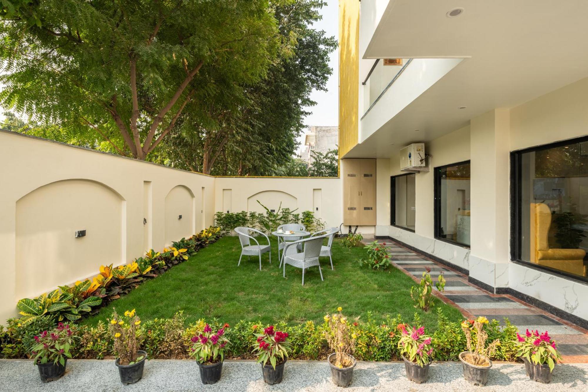Lime Tree Hotel & One Bhk Serviced Apartment Noida - Sector 50 Metro Екстер'єр фото