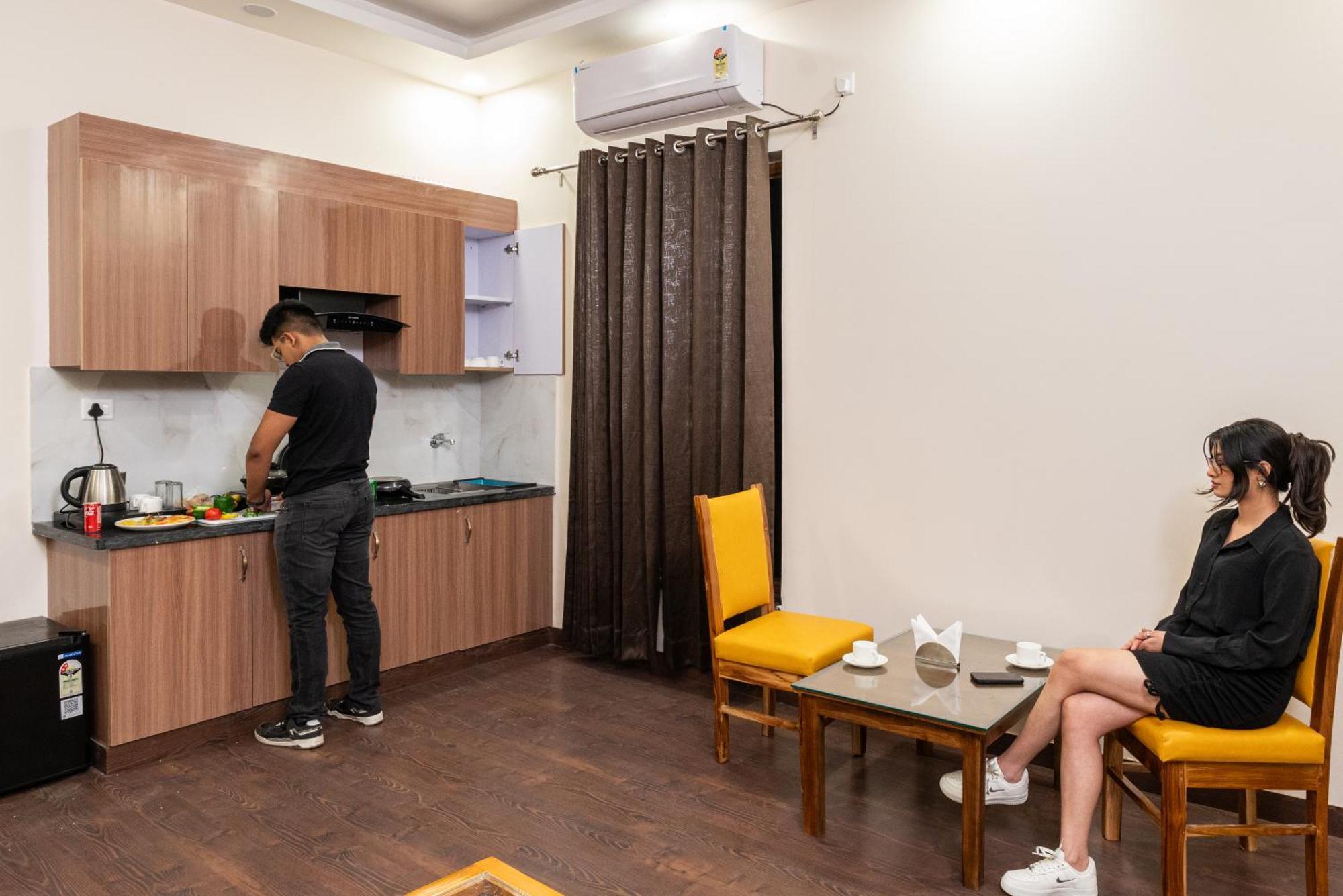 Lime Tree Hotel & One Bhk Serviced Apartment Noida - Sector 50 Metro Екстер'єр фото