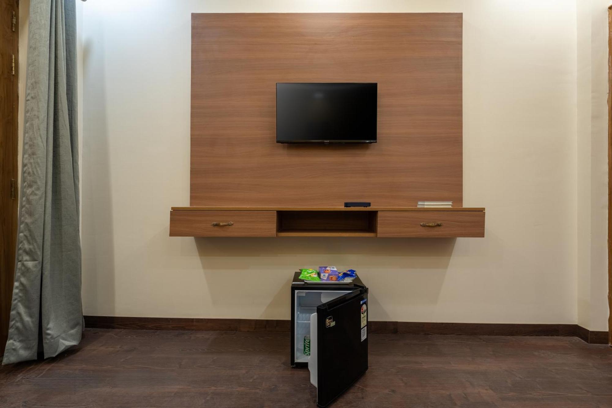 Lime Tree Hotel & One Bhk Serviced Apartment Noida - Sector 50 Metro Екстер'єр фото